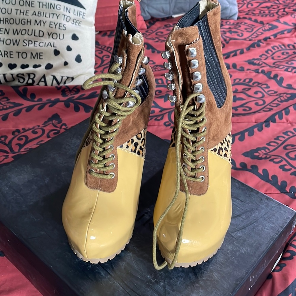 Ankle boots